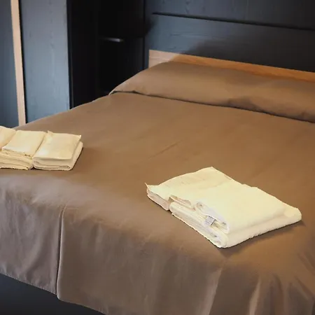 Urban Deluxe Apartment *